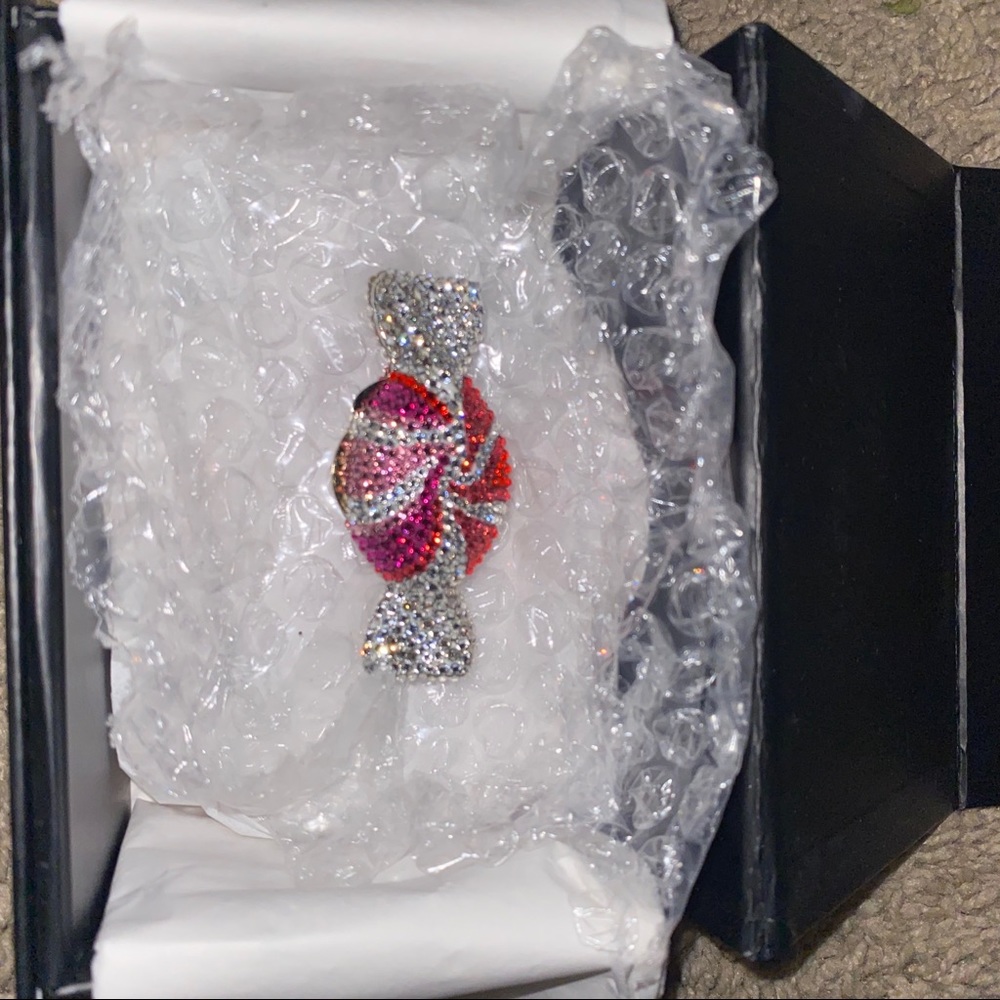 Judith Leiber - Picture 2 of 8